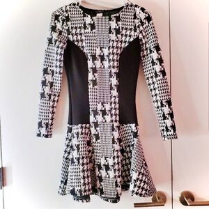 VENUS Fit & Flare Dress, XS, EUC (CL-3)